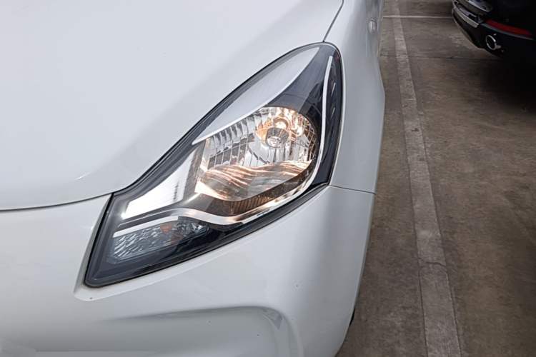 Used CHANGAN Benni E-Star 2021 National Edition Xin Yue Version (Fast-Charging Edition) Lithium Iron Phosphate (31.95 kWh) Left Front Headlight