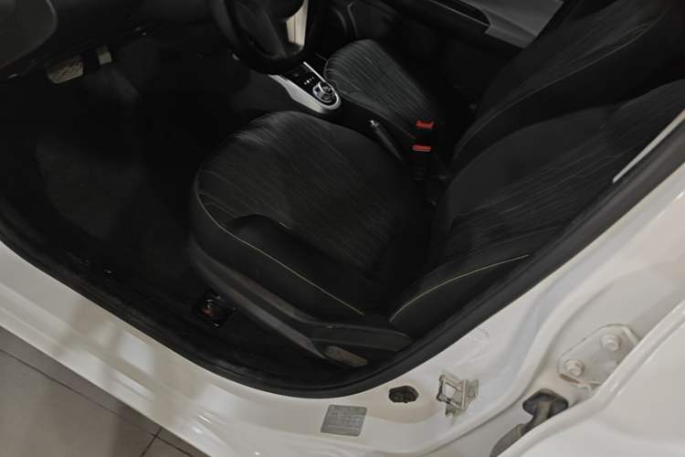 Used CHANGAN Benni E-Star 2021 National Edition Xin Yue Version (Fast-Charging Edition) Lithium Iron Phosphate (31.18 kWh) Left Front Seat
