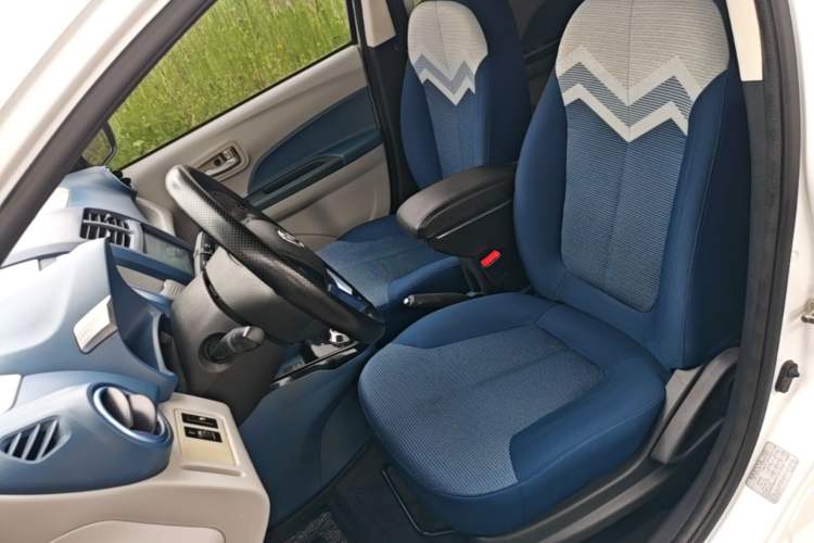 Used CHANGAN Benni E-Star 2021 National Edition Colorful Version Lithium Iron Phosphate (31.86 kWh) Left Front Seat