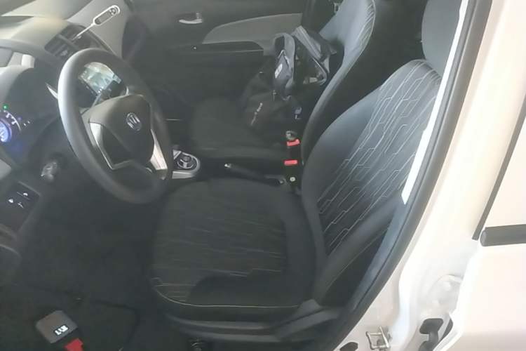 Used CHANGAN Benni E-Star 2021 National Edition Xinyue Version (Fast-Charging Edition) Lithium NMC Left Front Seat