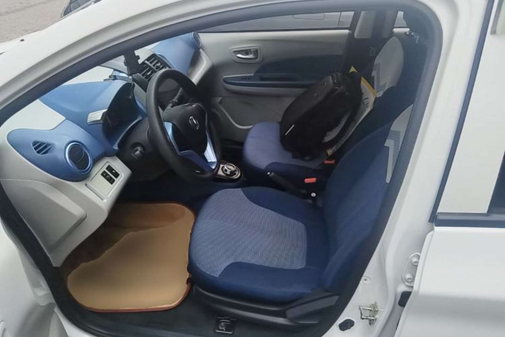 Used CHANGAN Benni E-Star 2021 National Edition Colorful Version Lithium Iron Phosphate (31.86 kWh) Left Front Seat
