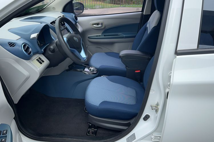 Used CHANGAN Benni E-Star 2021 National Edition Colorful Version Lithium Iron Phosphate (31.18 kWh) Left Front Seat