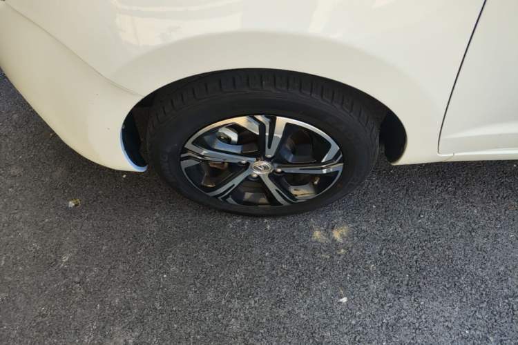 Used CHANGAN Benni E-Star 2021 National Edition Xin Yue Version Lithium-Ion Battery Left Front Wheel Hub