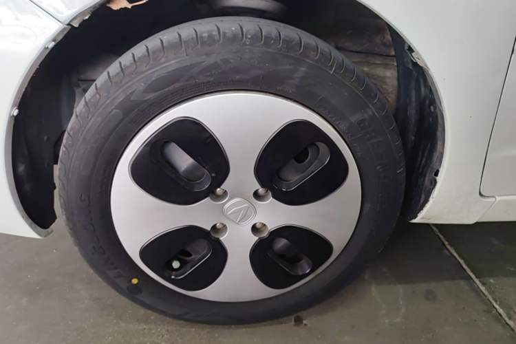 Used CHANGAN Benni E-Star 2021 National Edition Xinyi Version (Fast-Charging Edition) Lithium Iron Phosphate (31.18 kWh) Left Front Wheel Hub