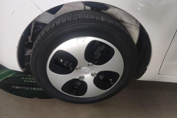 Used CHANGAN Benni E-Star 2021 National Edition Xin Yue Version (Fast-Charging Edition) Lithium Iron Phosphate (31.95 kWh) Left Front Wheel Hub