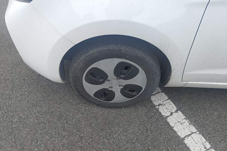 Used CHANGAN Benni E-Star 2021 National Edition Heart-Pounding Edition Lithium Iron Phosphate Left Front Wheel Hub