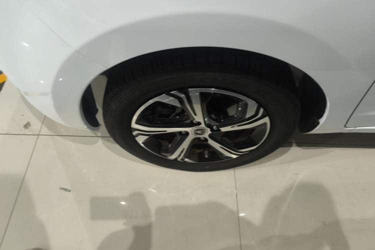 Used CHANGAN Benni E-Star 2021 National Edition Xin Yue Version Lithium-Ion Battery Left Front Wheel Hub