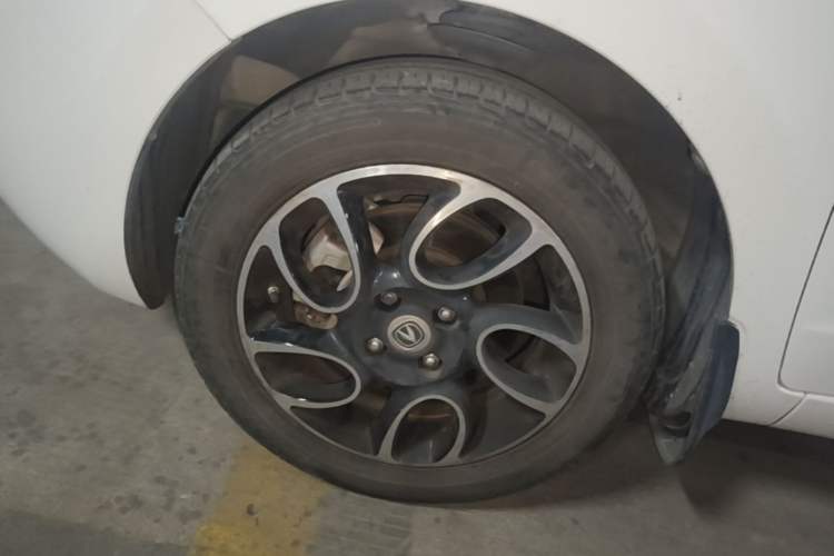 Used CHANGAN Benni E-Star 2021 National Edition Colorful Version Lithium Iron Phosphate (31.18 kWh) Left Front Wheel Hub