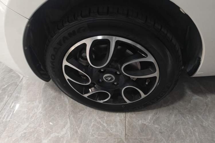 Used CHANGAN Benni E-Star 2021 National Edition Colorful Version Lithium Iron Phosphate (31.86 kWh) Left Front Wheel Hub