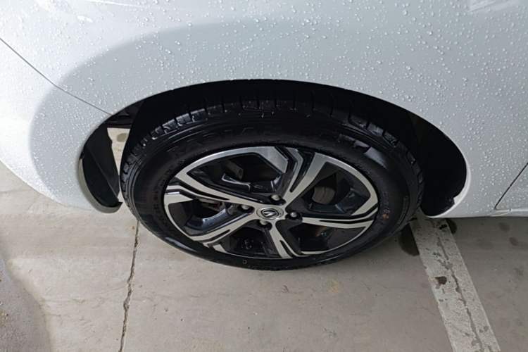 Used CHANGAN Benni E-Star 2021 National Edition Xin Yue Version Lithium-Ion Battery Left Front Wheel Hub