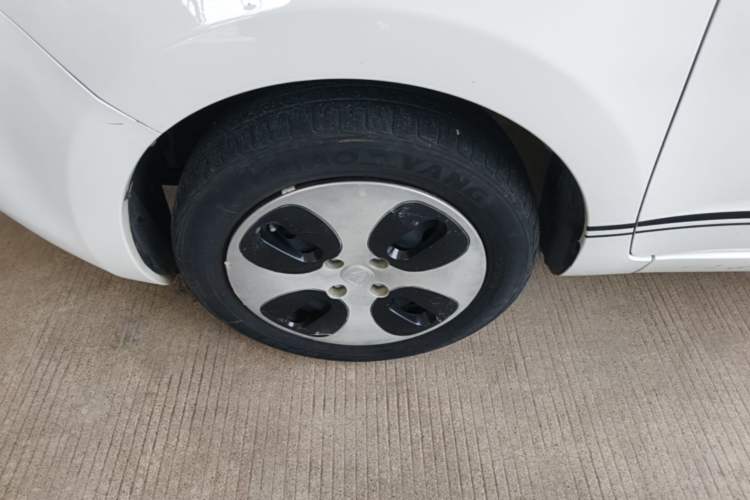 Used CHANGAN Benni E-Star 2021 National Edition Xinyi Edition Lithium-Ion Battery Left Front Wheel Hub
