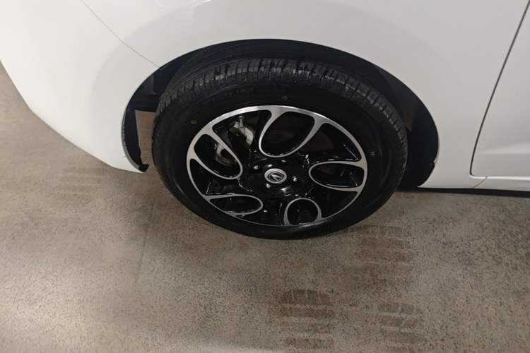 Used CHANGAN Benni E-Star 2021 National Edition XinYi Edition Lithium Iron Phosphate (31.86 kWh) Left Front Wheel Hub