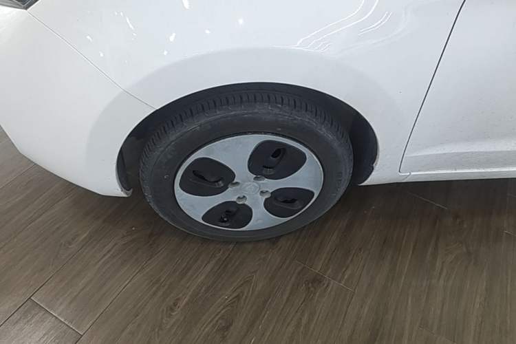 Used CHANGAN Benni E-Star 2021 National Edition Heart-Pounding Edition Lithium Iron Phosphate Left Front Wheel Hub