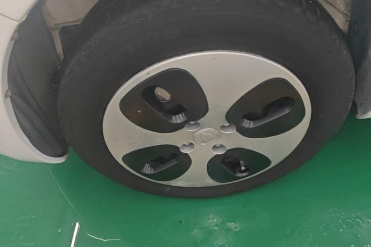 Used CHANGAN Benni E-Star 2021 National Edition Xinyi Version (Fast-Charging Edition) Lithium Iron Phosphate (31.95 kWh) Left Front Wheel Hub