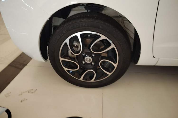 Used CHANGAN Benni E-Star 2021 National Edition Colorful Version Lithium Iron Phosphate (31.18 kWh) Left Front Wheel Hub
