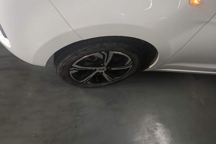 Used CHANGAN Benni E-Star 2021 National Edition Xinyi Edition Lithium-Ion Battery Left Front Wheel Hub