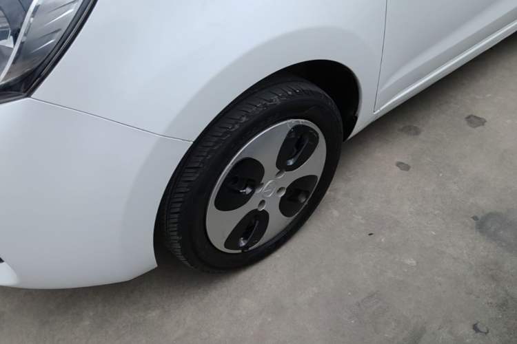 Used CHANGAN Benni E-Star 2021 National Edition Xin Yue Version Lithium-Ion Battery Left Front Wheel Hub