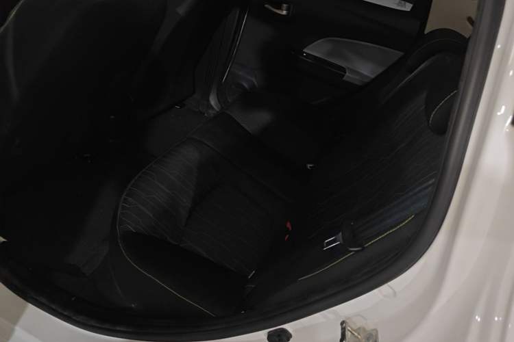 Used CHANGAN Benni E-Star 2021 National Edition Xin Yue Version (Fast-Charging Edition) Lithium Iron Phosphate (31.18 kWh) Left Rear Seat