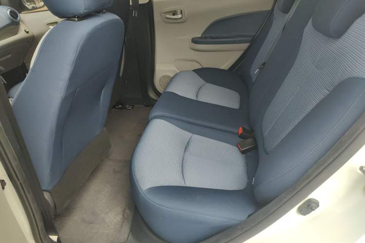 Used CHANGAN Benni E-Star 2021 National Edition Colorful Version Lithium Iron Phosphate (31.86 kWh) Left Rear Seat