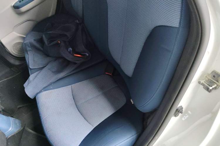 Used CHANGAN Benni E-Star 2021 National Edition Colorful Version Lithium Iron Phosphate (31.86 kWh) Left Rear Seat