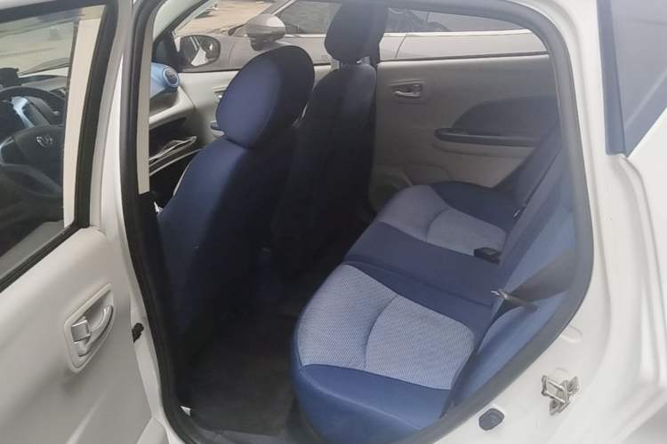 Used CHANGAN Benni E-Star 2021 National Edition Colorful Version Lithium Iron Phosphate (31.86 kWh) Left Rear Seat