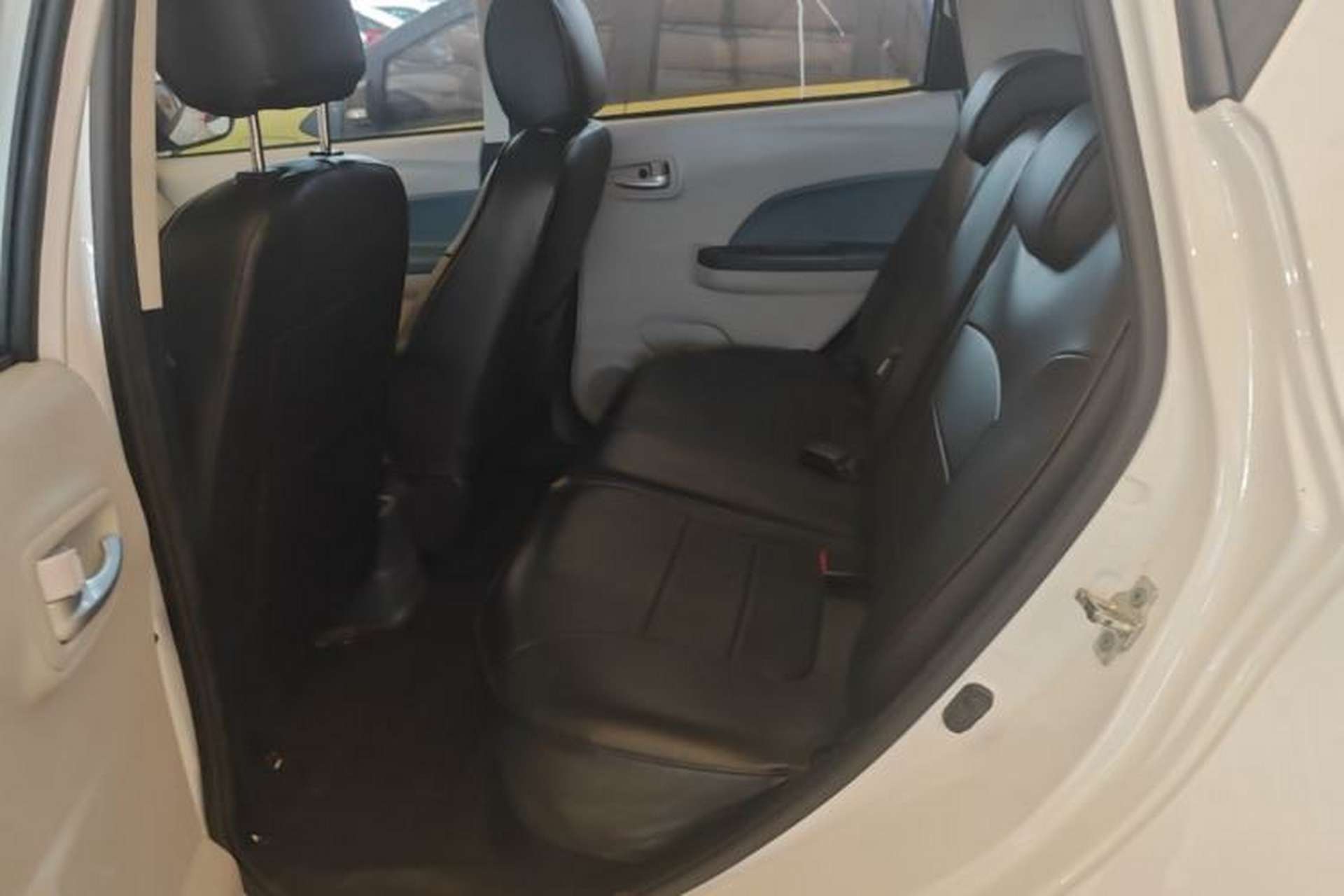 Used CHANGAN Benni E-Star 2021 National Edition Colorful Version Lithium Iron Phosphate (31.18 kWh) Left Rear Seat