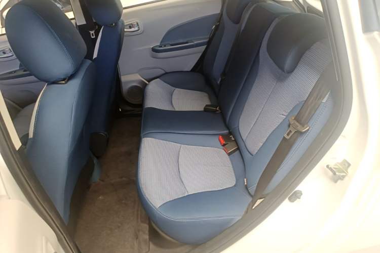 Used CHANGAN Benni E-Star 2021 National Edition Colorful Version Lithium Iron Phosphate (31.86 kWh) Left Rear Seat