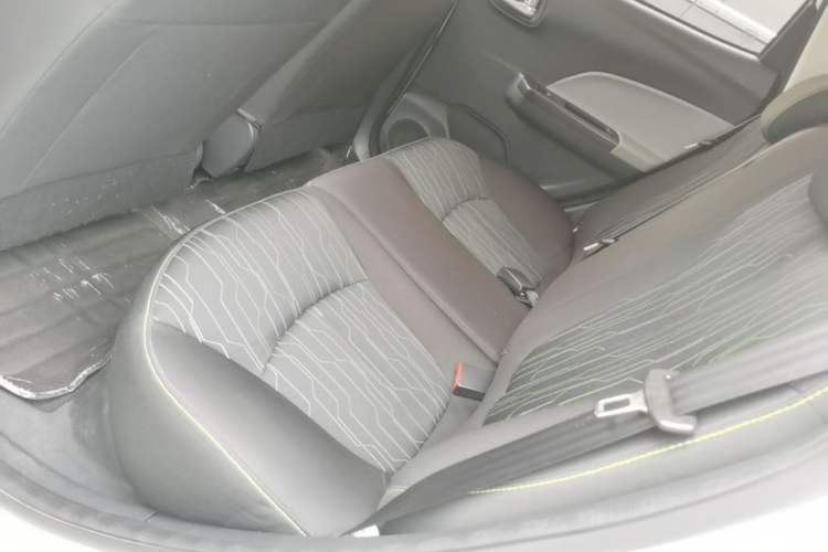 Used CHANGAN Benni E-Star 2021 National Edition Xin Yue Version (Fast-Charging Edition) Lithium Iron Phosphate (31.95 kWh) Left Rear Seat