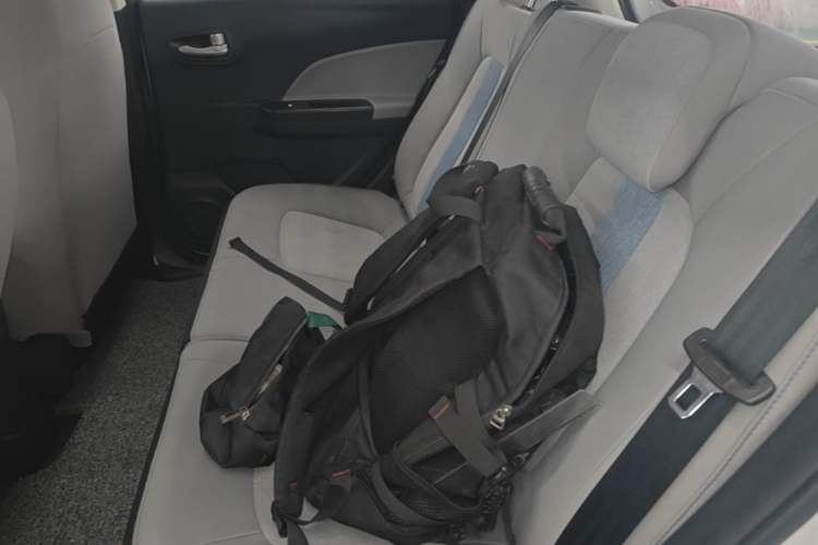Used CHANGAN Benni E-Star 2021 National Edition Xinyi Version (Fast-Charging Edition) Lithium Iron Phosphate (31.95 kWh) Left Rear Seat
