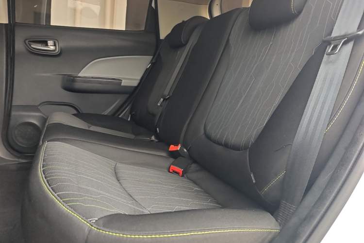 Used CHANGAN Benni E-Star 2021 National Edition Xin Yue Version (Fast-Charging Edition) Lithium Iron Phosphate (31.18 kWh) Left Rear Seat