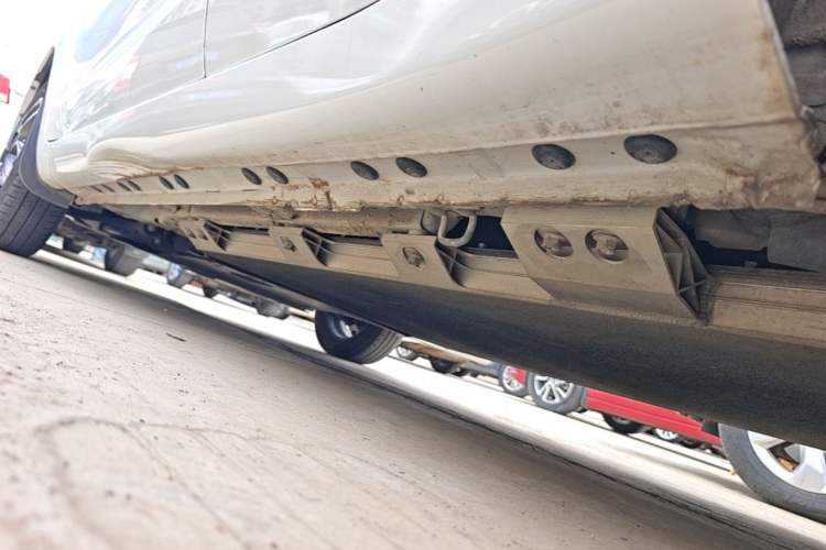 Used CHANGAN Benni E-Star 2021 National Edition Colorful Version Lithium Iron Phosphate (31.86 kWh) Left Side Sill