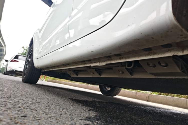 Used CHANGAN Benni E-Star 2021 National Edition Colorful Version Lithium Iron Phosphate (31.86 kWh) Left Side Sill