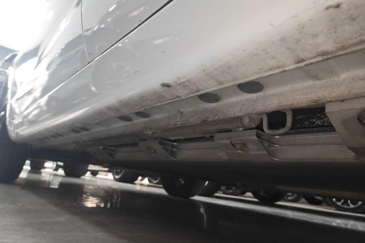 Used CHANGAN Benni E-Star 2021 National Edition Colorful Version Lithium Iron Phosphate (31.86 kWh) Left Side Sill