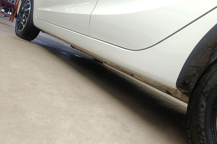 Used CHANGAN Benni E-Star 2021 National Edition Colorful Version Lithium Iron Phosphate (31.86 kWh) Left Side Sill