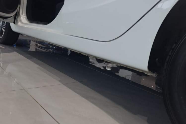 Used CHANGAN Benni E-Star 2021 National Edition Xinyue Version (Fast-Charging Edition) Lithium NMC Left Side Sill