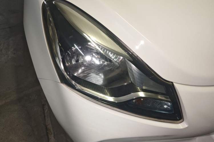 Used CHANGAN Benni E-Star 2021 National Edition Colorful Version Lithium Iron Phosphate (31.86 kWh) Right Front Headlight