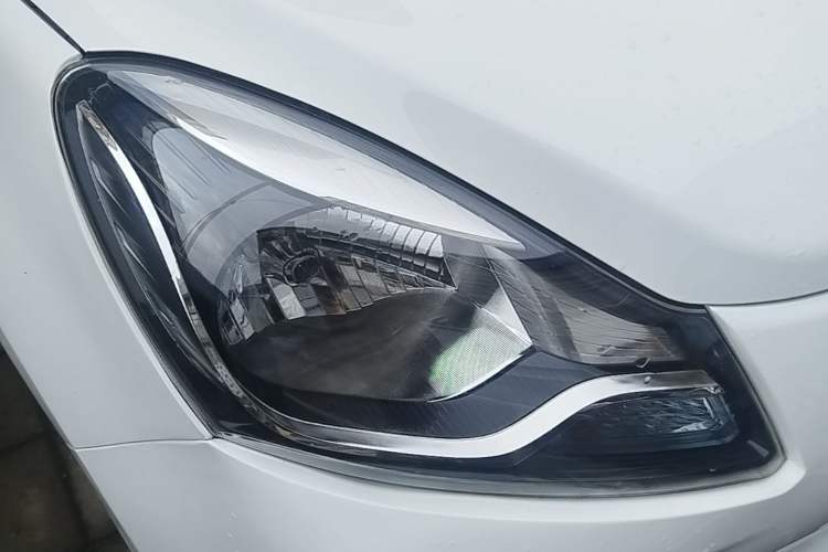 Used CHANGAN Benni E-Star 2021 National Edition Colorful Version Lithium Iron Phosphate (31.86 kWh) Right Front Headlight