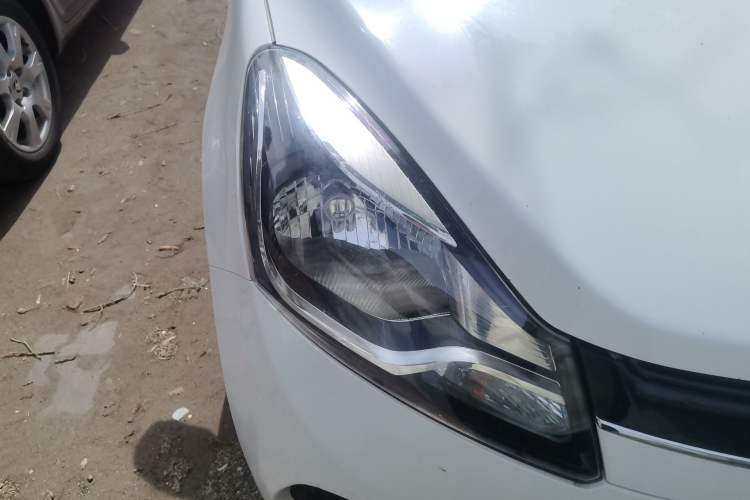 Used CHANGAN Benni E-Star 2021 National Edition Xin Yue Version (Fast-Charging Edition) Lithium Iron Phosphate (31.18 kWh) Right Front Headlight