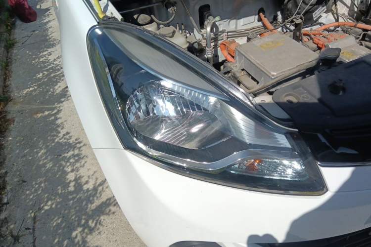 Used CHANGAN Benni E-Star 2021 National Edition Xin Yue Version (Fast-Charging Edition) Lithium Iron Phosphate (31.95 kWh) Right Front Headlight