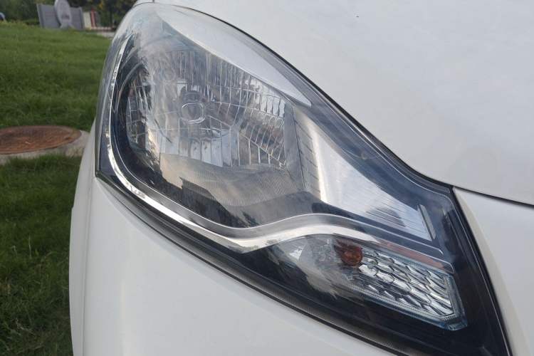 Used CHANGAN Benni E-Star 2021 National Edition XinYi Edition Lithium Iron Phosphate (31.86 kWh) Right Front Headlight