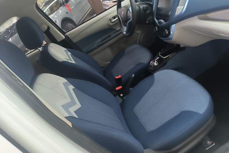 Used CHANGAN Benni E-Star 2021 National Edition Colorful Version Lithium Iron Phosphate (31.86 kWh) Right Front Seat