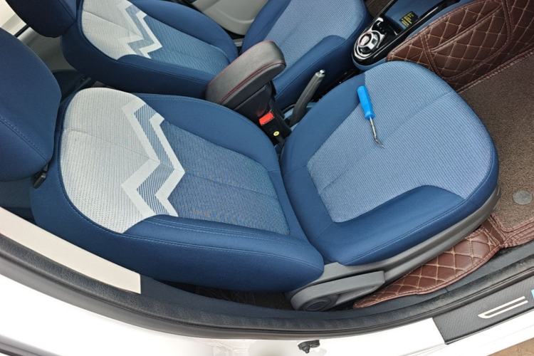 Used CHANGAN Benni E-Star 2021 National Edition Colorful Version Lithium Iron Phosphate (31.86 kWh) Right Front Seat