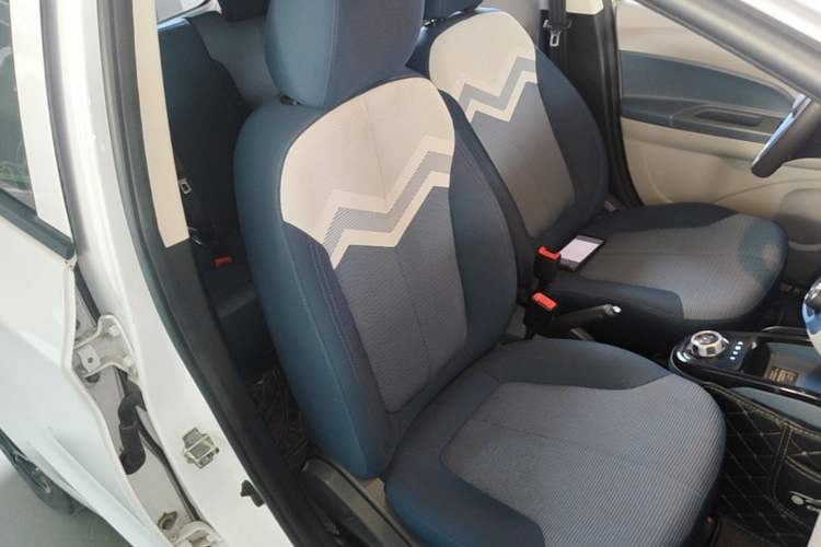 Used CHANGAN Benni E-Star 2021 National Edition Colorful Version Lithium Iron Phosphate (31.95 kWh) Right Front Seat