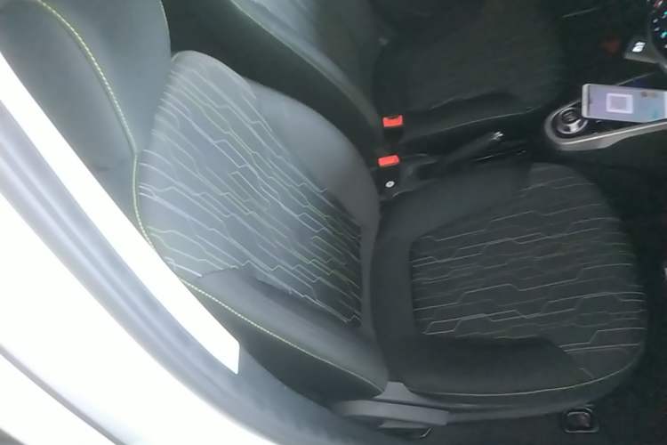 Used CHANGAN Benni E-Star 2021 National Edition Xinyue Version (Fast-Charging Edition) Lithium NMC Right Front Seat