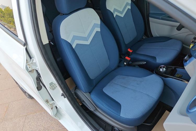 Used CHANGAN Benni E-Star 2021 National Edition Colorful Version Lithium Iron Phosphate (31.95 kWh) Right Front Seat
