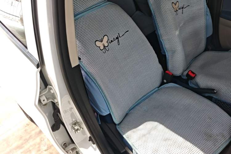 Used CHANGAN Benni E-Star 2021 National Edition Colorful Version Lithium Iron Phosphate (31.86 kWh) Right Front Seat