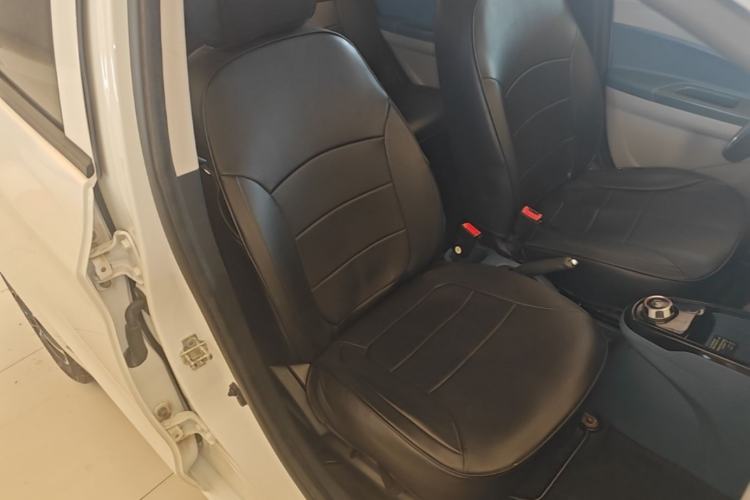 Used CHANGAN Benni E-Star 2021 National Edition Colorful Version Lithium Iron Phosphate (31.18 kWh) Right Front Seat