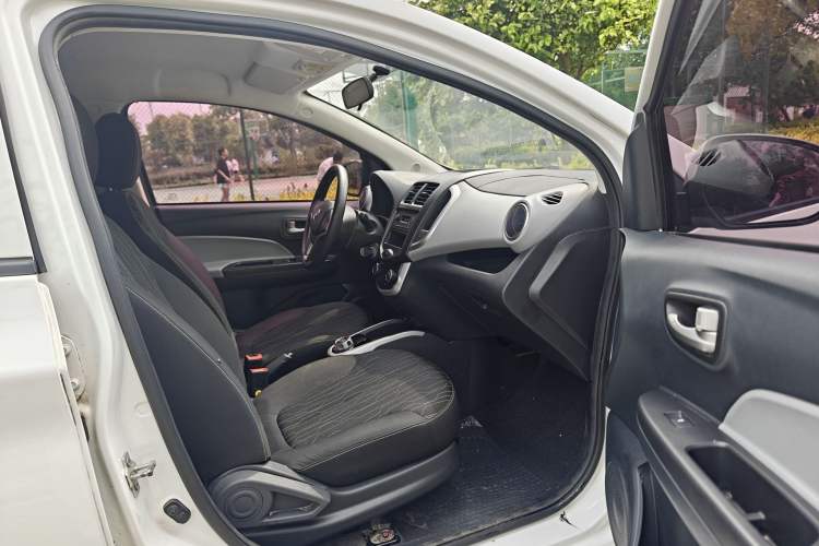Used CHANGAN Benni E-Star 2021 National Edition Xin Yue Version (Fast-Charging Edition) Lithium Iron Phosphate (31.95 kWh) Right Front Seat