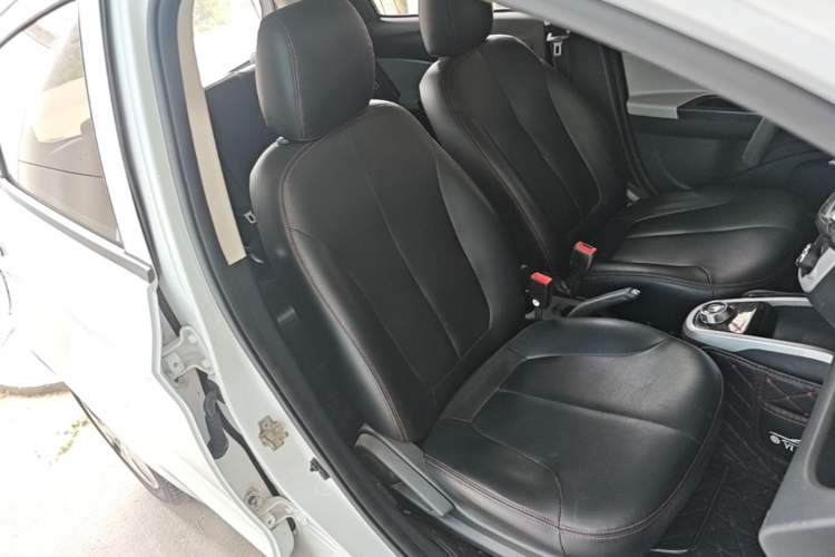 Used CHANGAN Benni E-Star 2021 National Edition Xin Yue Version (Fast-Charging Edition) Lithium Iron Phosphate (31.18 kWh) Right Front Seat