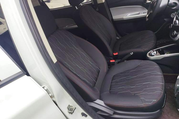 Used CHANGAN Benni E-Star 2021 National Edition Xinyue Version (Fast-Charging Edition) Lithium NMC Right Front Seat